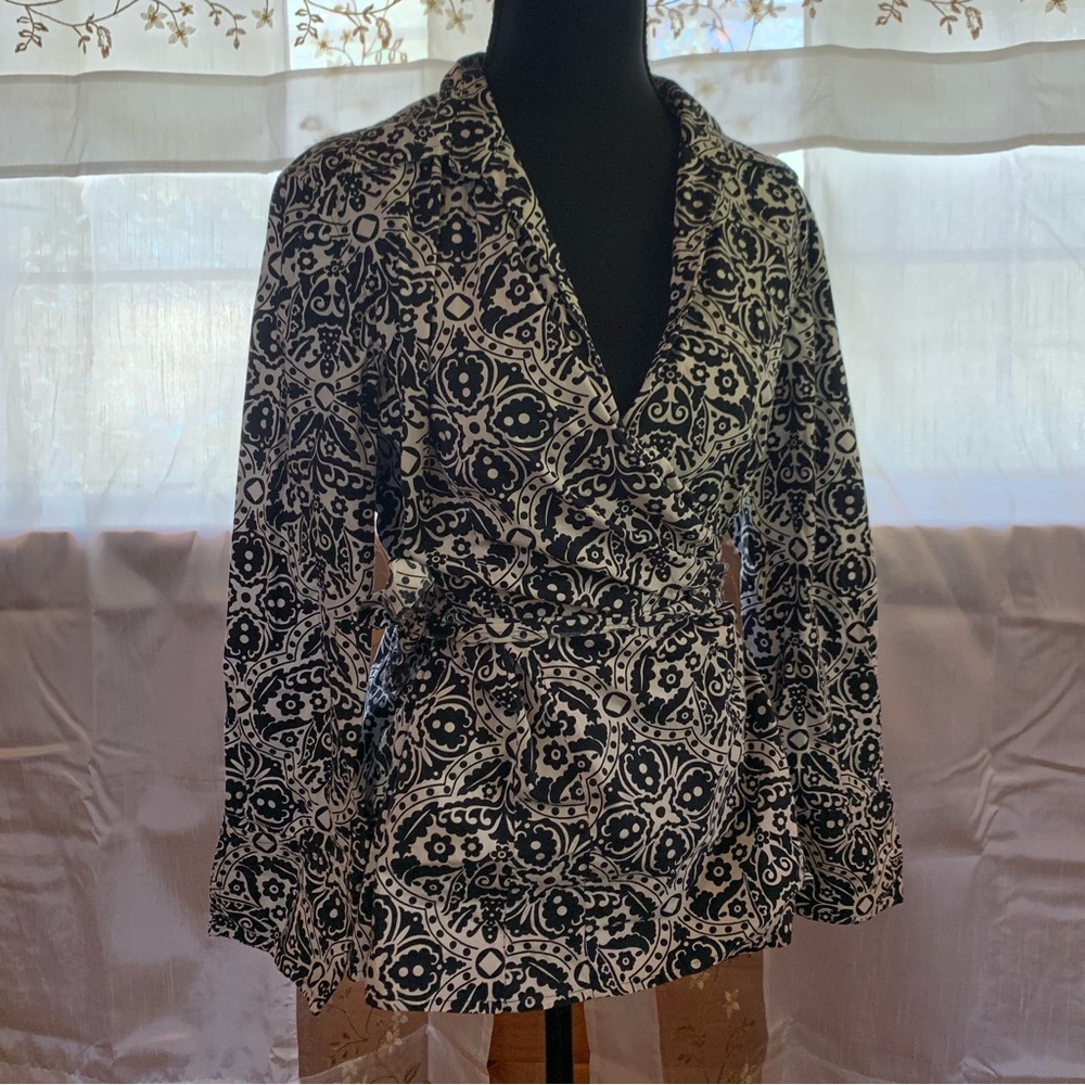 Ann Taylor Black and White Patterned Wrap Blazer